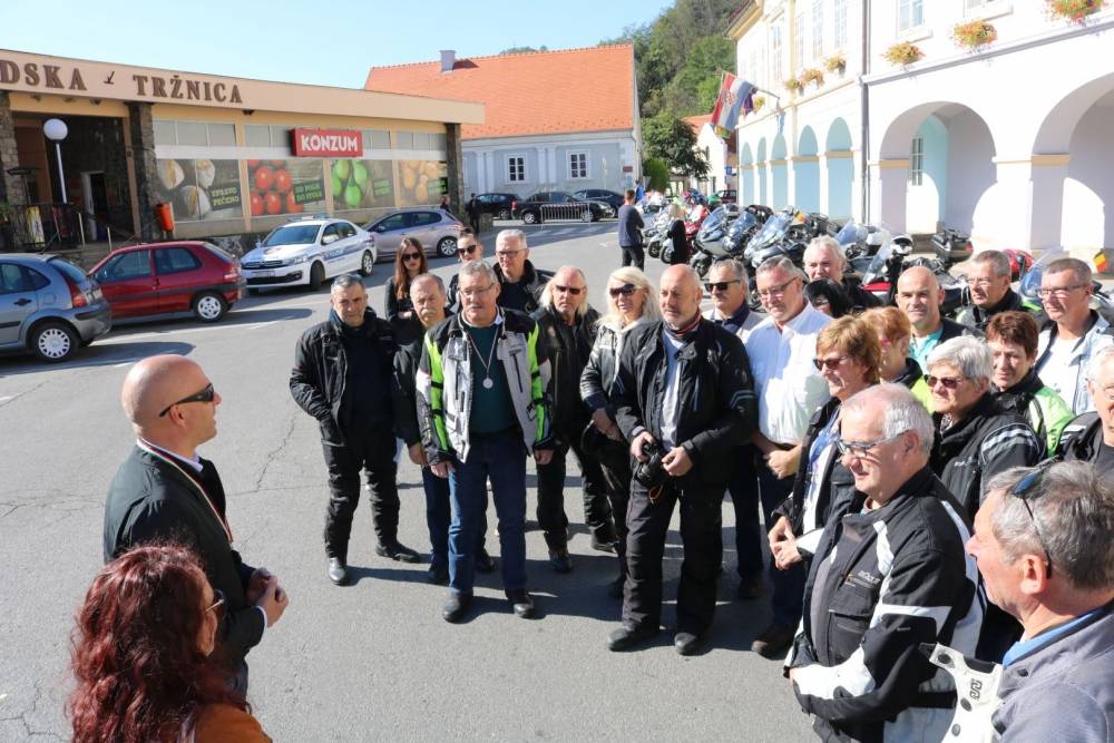 Gradonačelnik Puljašić ugostio motocikliste iz Belgije koji su posjetili Požegu