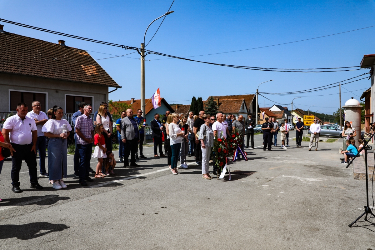 Otkrivena spomen-ploča Tomi Periću u Buku: „Ovo je trajno obilježje na žrtvu, zajedništvo, i borbu naših branitelja“