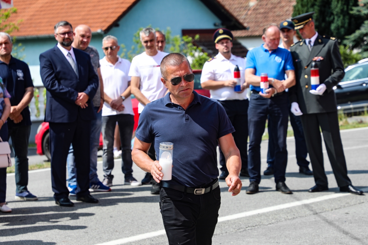 Otkrivena spomen-ploča Tomi Periću u Buku: „Ovo je trajno obilježje na žrtvu, zajedništvo, i borbu naših branitelja“
