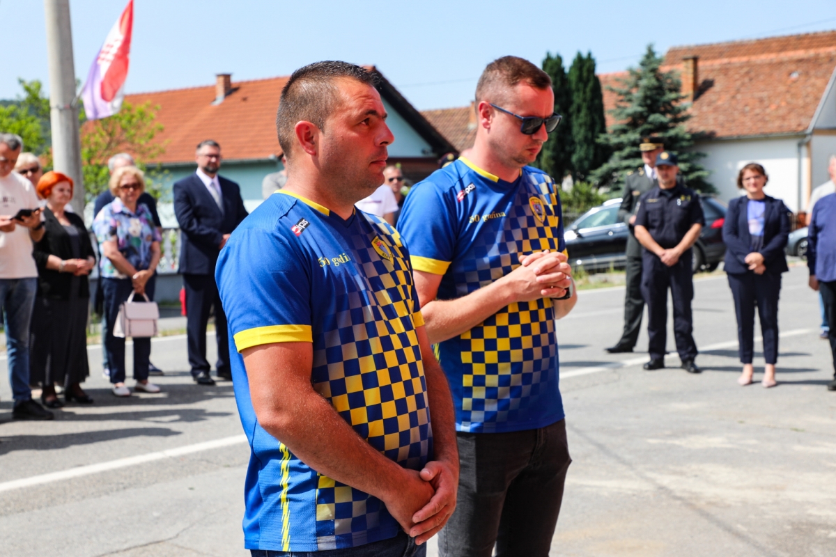 Otkrivena spomen-ploča Tomi Periću u Buku: „Ovo je trajno obilježje na žrtvu, zajedništvo, i borbu naših branitelja“