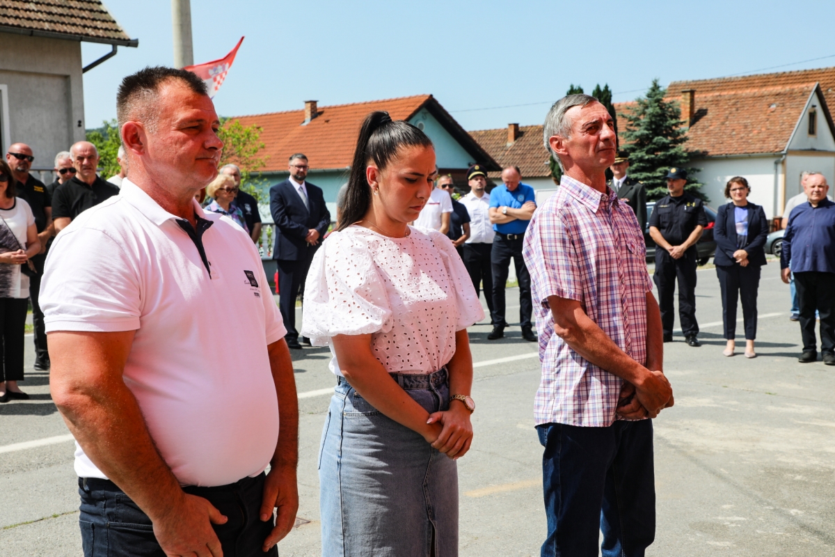 Otkrivena spomen-ploča Tomi Periću u Buku: „Ovo je trajno obilježje na žrtvu, zajedništvo, i borbu naših branitelja“