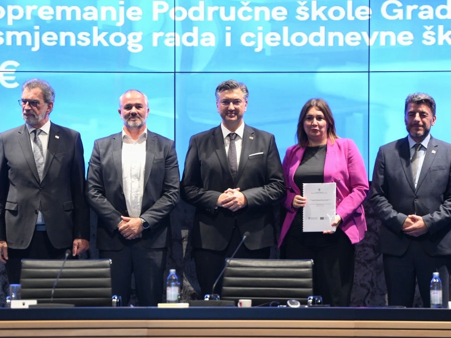 Uručen ugovor za prvi od jedanaest projekata za škole kojima je Požeško-slavonska županija osnivač