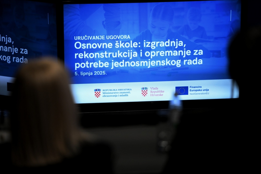 Uručen ugovor za prvi od jedanaest projekata za škole kojima je Požeško-slavonska županija osnivač