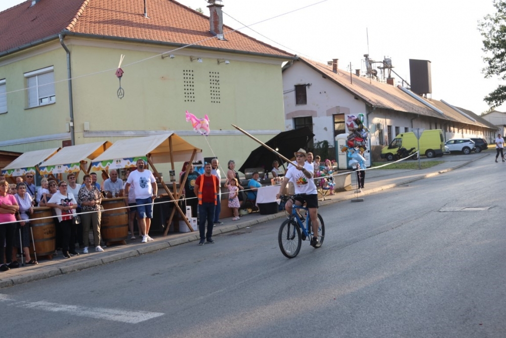Pobjednik ovogodišnje Vinske alke Mihovil Štivić, a Vinskog maratona Matej Gomerčić