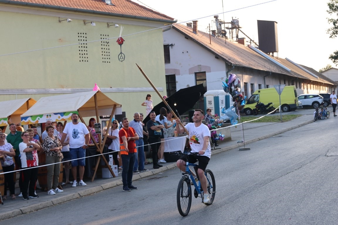 Pobjednik ovogodišnje Vinske alke Mihovil Štivić, a Vinskog maratona Matej Gomerčić