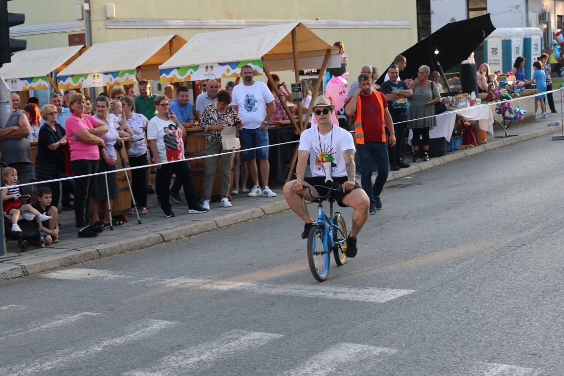 Pobjednik ovogodišnje Vinske alke Mihovil Štivić, a Vinskog maratona Matej Gomerčić