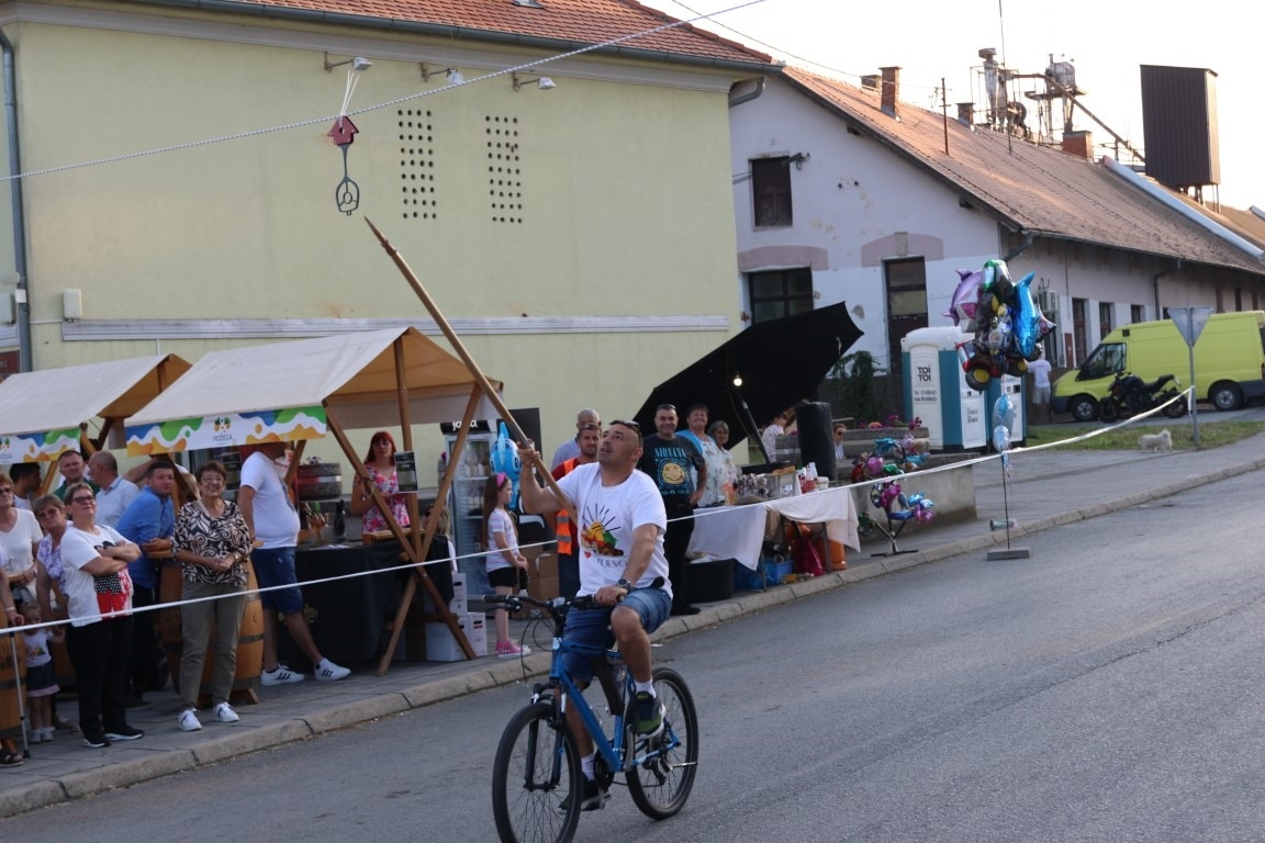Pobjednik ovogodišnje Vinske alke Mihovil Štivić, a Vinskog maratona Matej Gomerčić