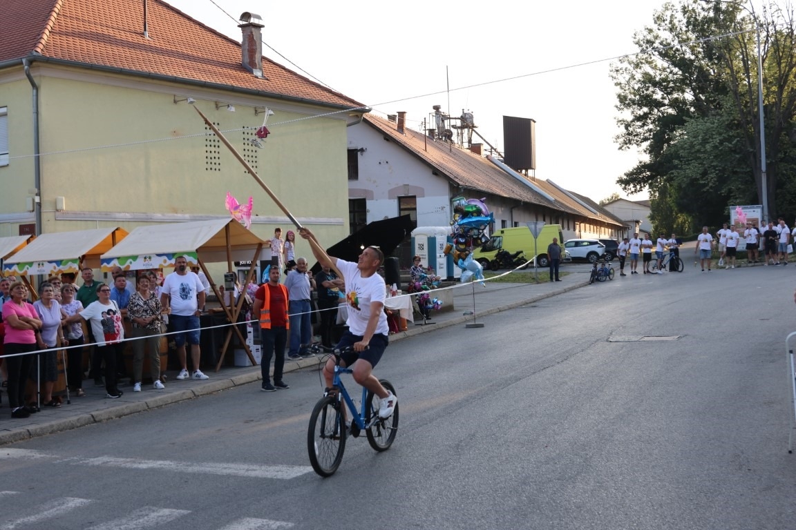 Pobjednik ovogodišnje Vinske alke Mihovil Štivić, a Vinskog maratona Matej Gomerčić