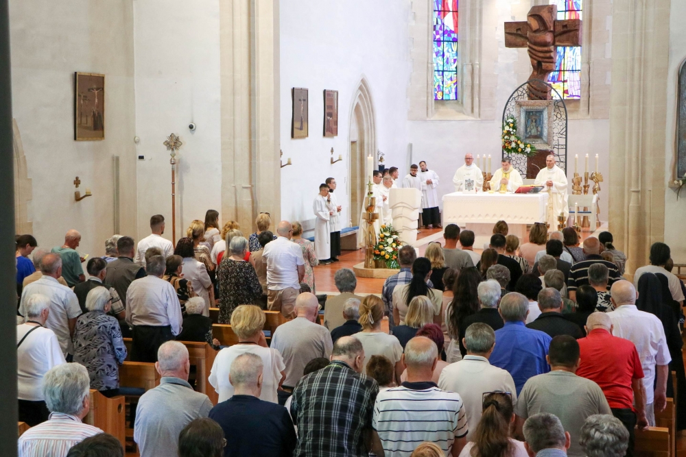 Hodočašće starijih, bolesnih i osoba s invaliditetom u Voćin