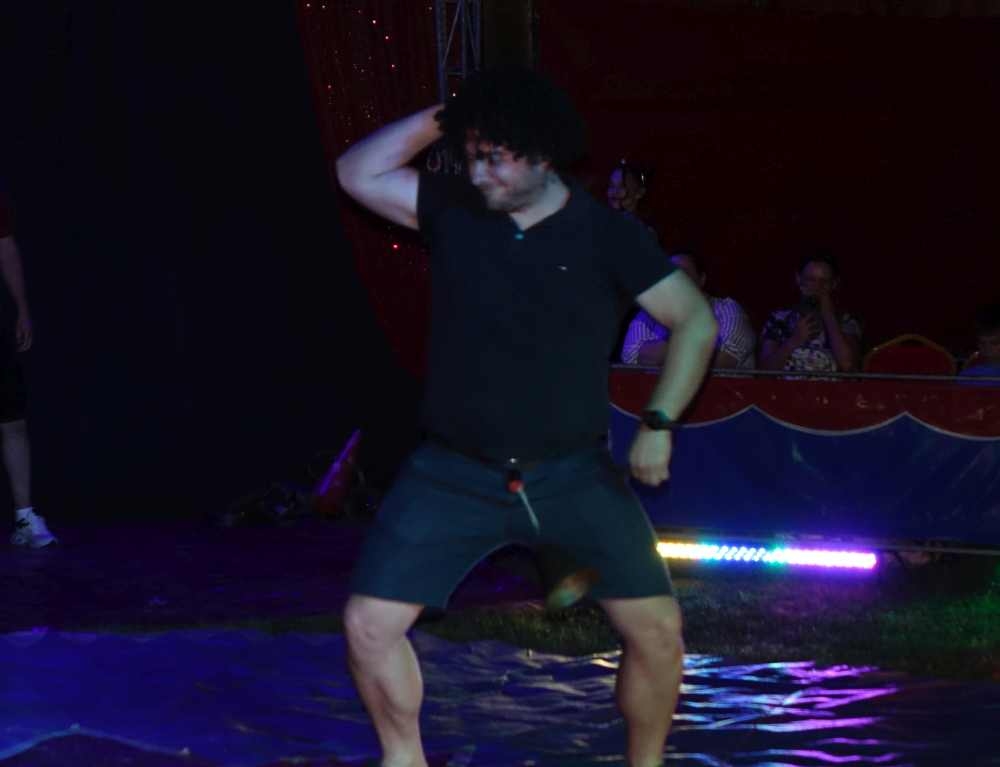 Prvu večer cirkus Colosseum oduševio Požežane