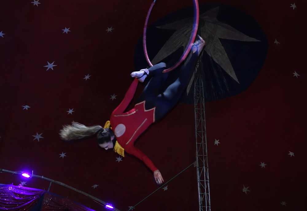 Prvu večer cirkus Colosseum oduševio Požežane