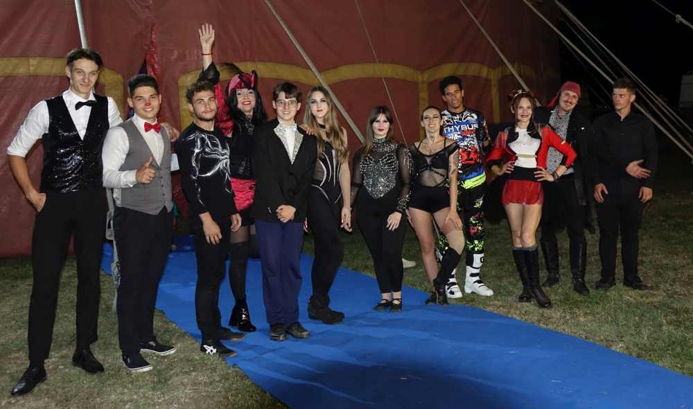 Prvu večer cirkus Colosseum oduševio Požežane