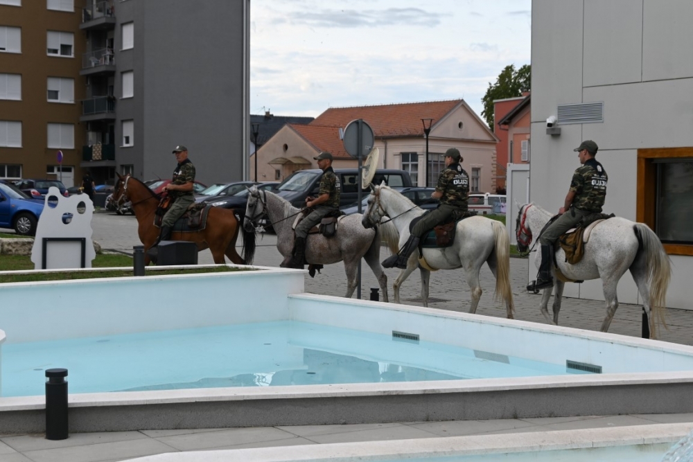 Lipik ugostio jahače 29. Konjaničkog maratona u spomen na žrtvu Domovinskog rata
