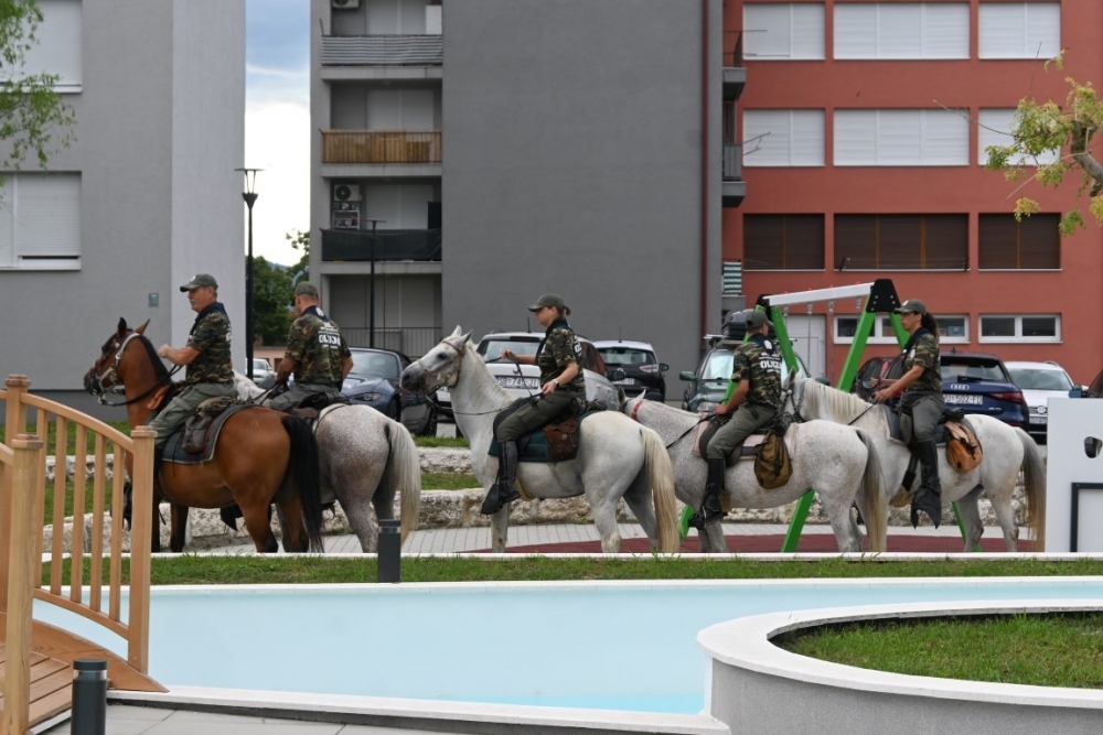 Lipik ugostio jahače 29. Konjaničkog maratona u spomen na žrtvu Domovinskog rata