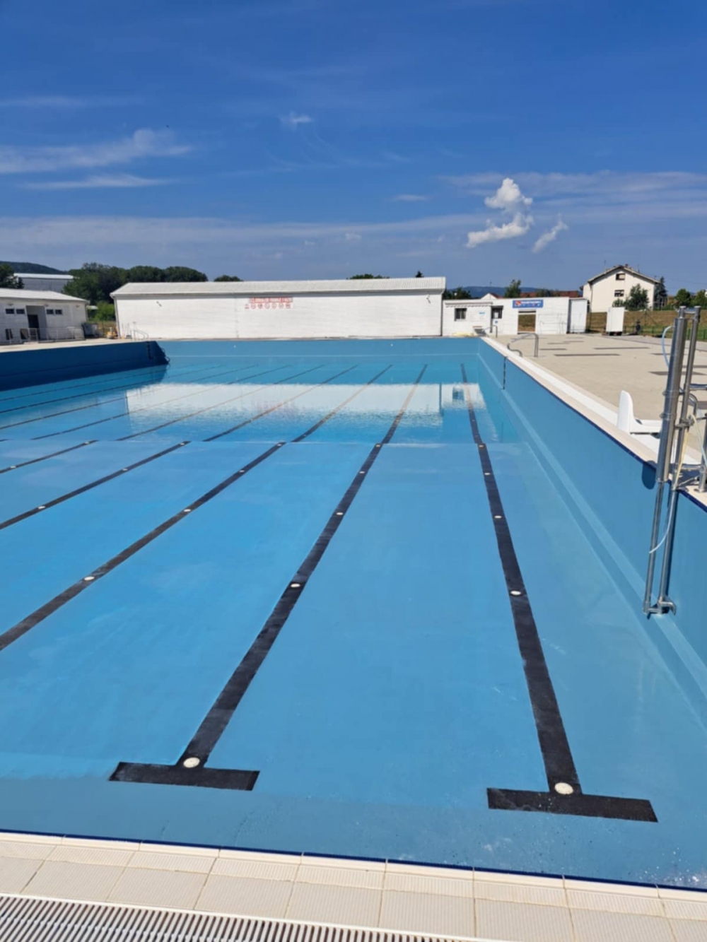 Požeški bazeni nisu radili zbog tehničkog kvara. Kupanje bi od danas trebalo biti moguće