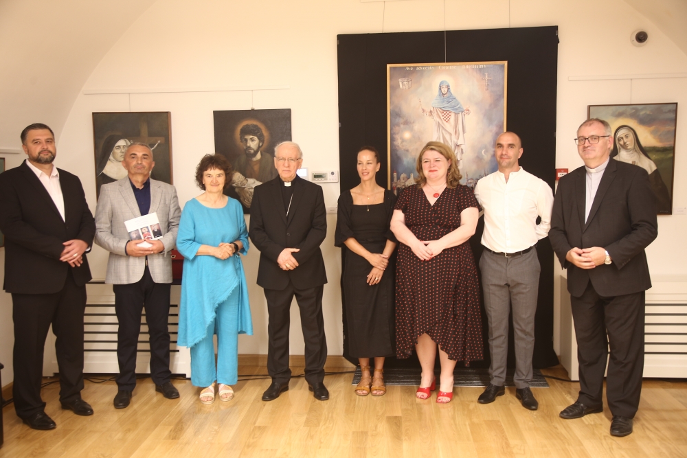 Požeški muzej: Otvorena izložba »Hrvatski sveci i blaženici u našem narodu« akademske slikarice Iris Mihatov Miočić