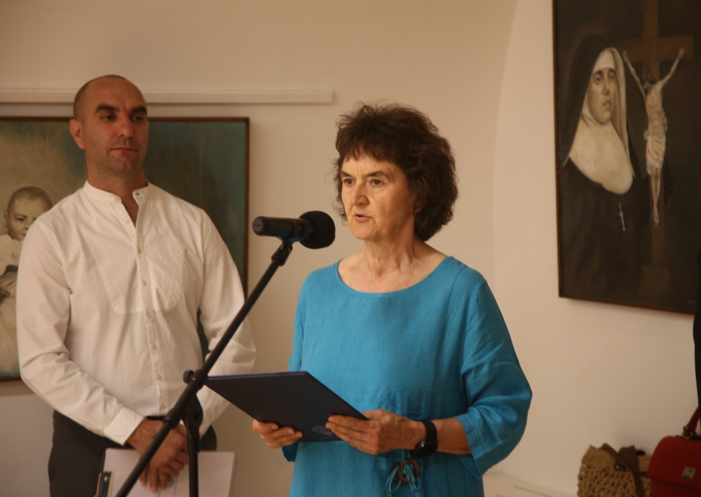 Požeški muzej: Otvorena izložba »Hrvatski sveci i blaženici u našem narodu« akademske slikarice Iris Mihatov Miočić