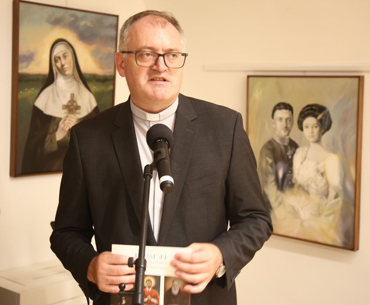 Požeški muzej: Otvorena izložba »Hrvatski sveci i blaženici u našem narodu« akademske slikarice Iris Mihatov Miočić