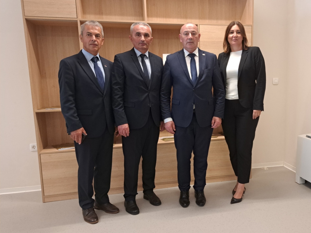 Gradonačelnik Miličević: Obnovit ćemo Trg 123. brigade, uz pomoć Ministarstva hrvatskih branitelja