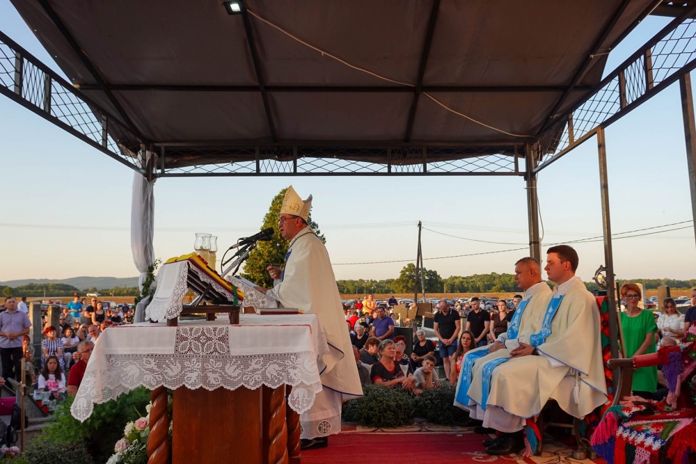 Biskup Ivo predvodio slavlje Velike Go spe u Kloštru kod Slavonskog Kobaša