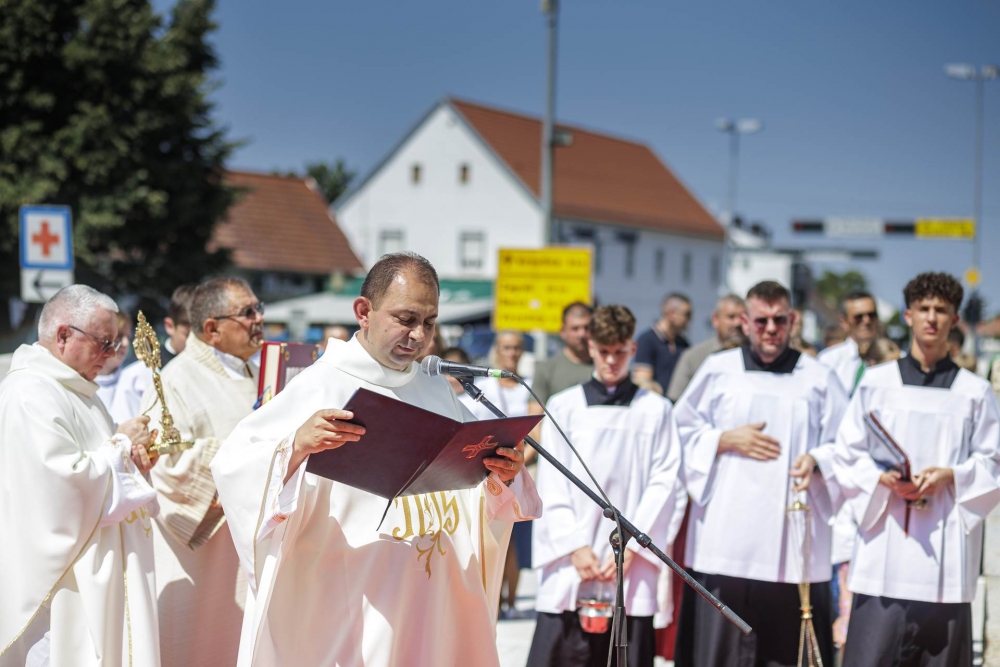 Svetkovina Uznesenja BDM u Suhopolju