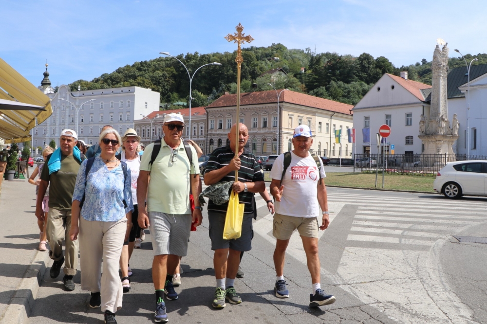 Hodočasnici pješaci krenuli u voćinsko svetište