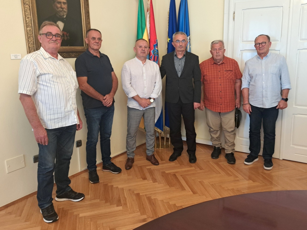 Gradonačelnik Miličević s ratnim zapovjedništvom slavne požeške 123. brigade