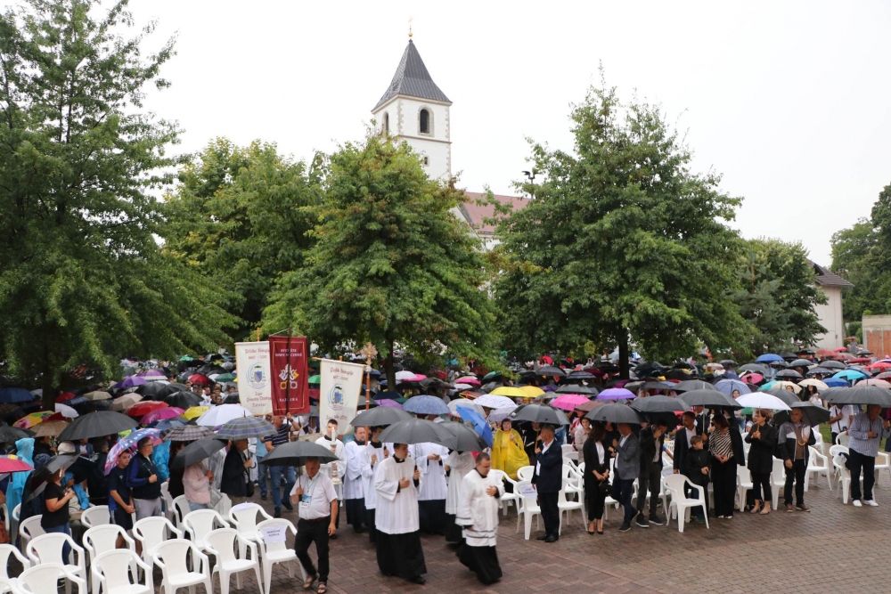 Brojni vjernici Požeške biskupije hodočastili u Voćin