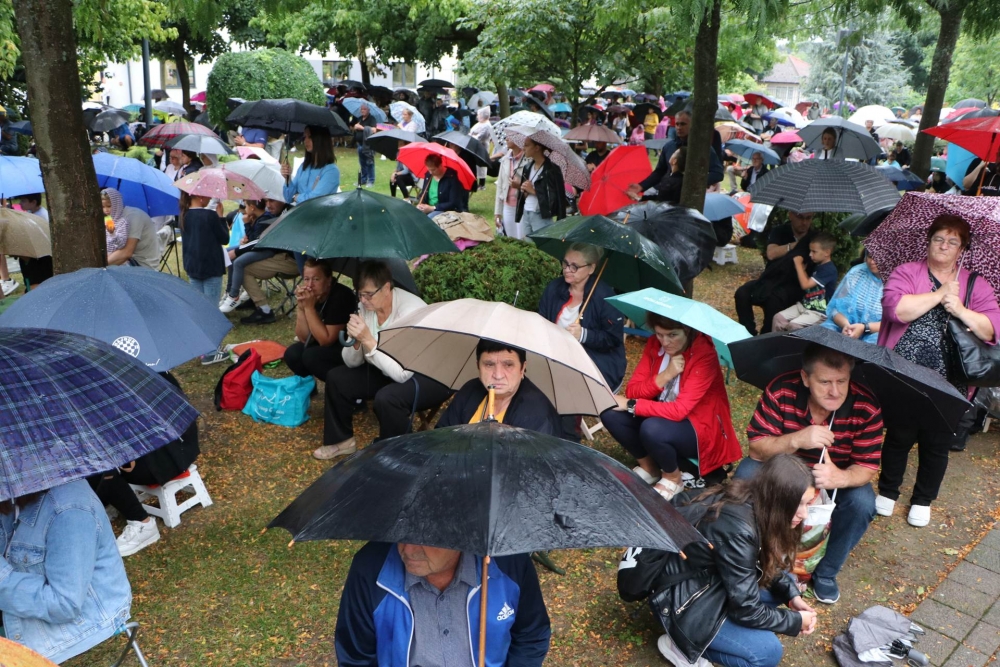 Brojni vjernici Požeške biskupije hodočastili u Voćin
