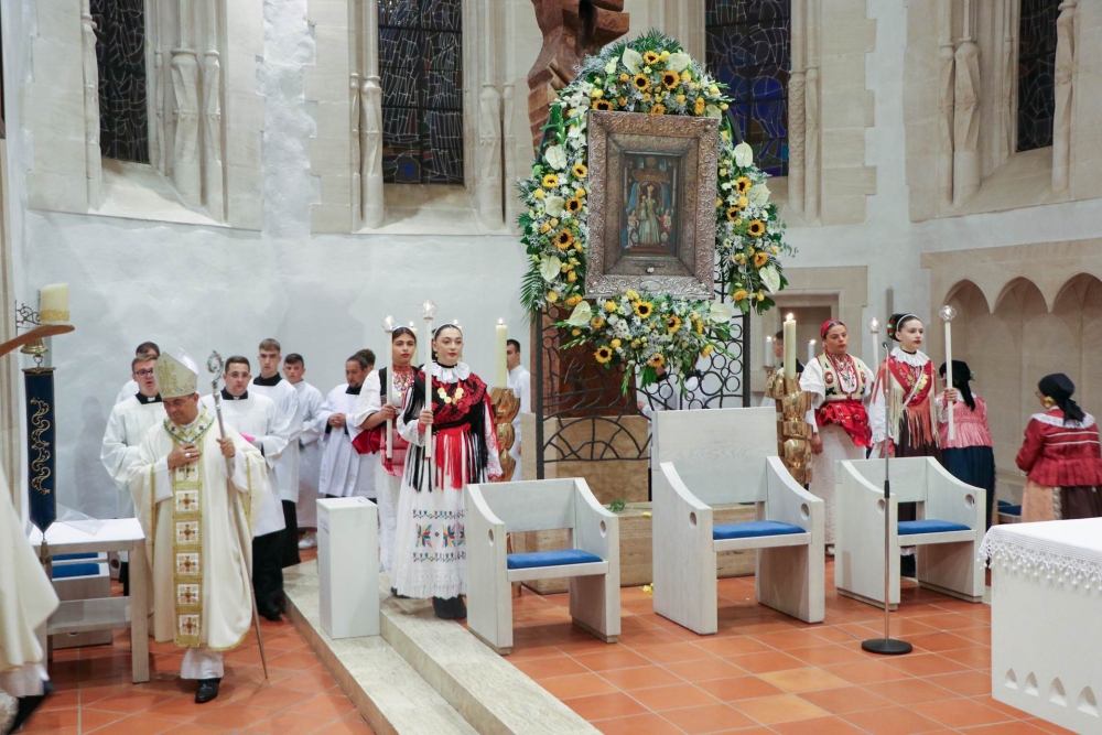 Brojni vjernici Požeške biskupije hodočastili u Voćin