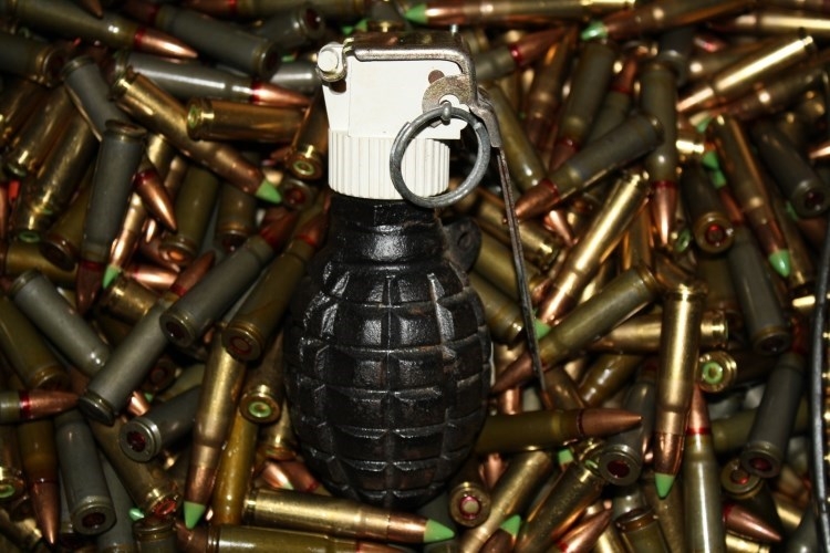 Pronašao ručnu bombu