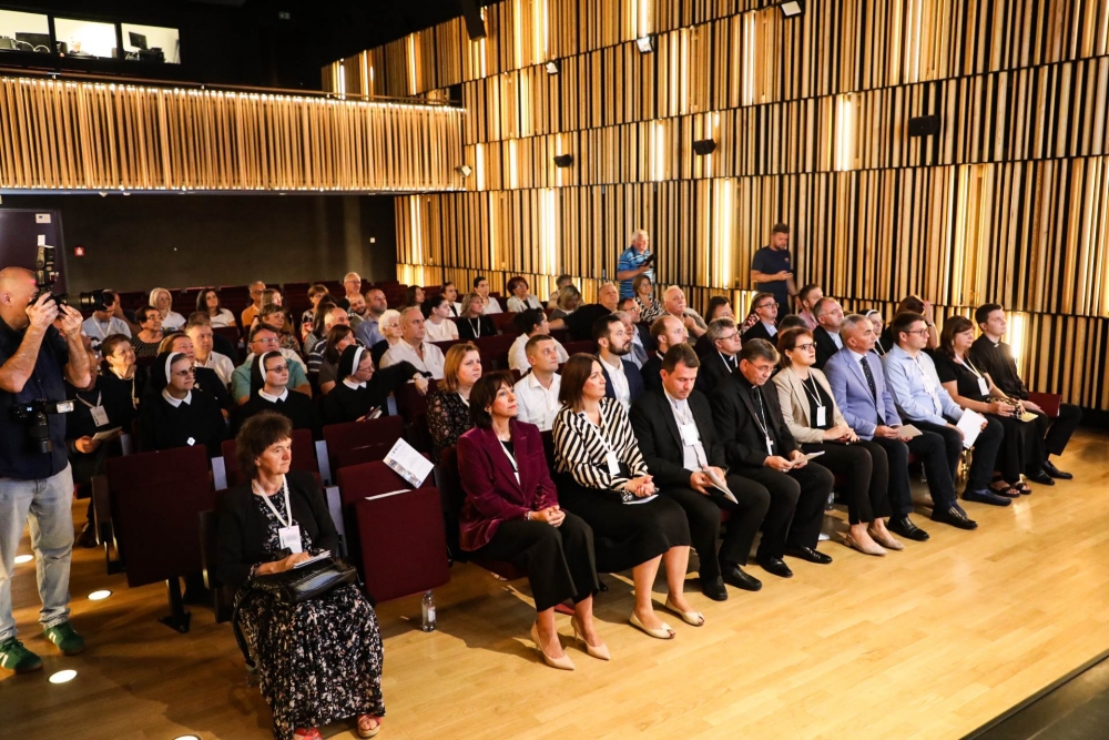 Održan znanstveni kolokvij o 70 godina devetnice Gospi od Suza i 20 godina Svetišta u Pleternici