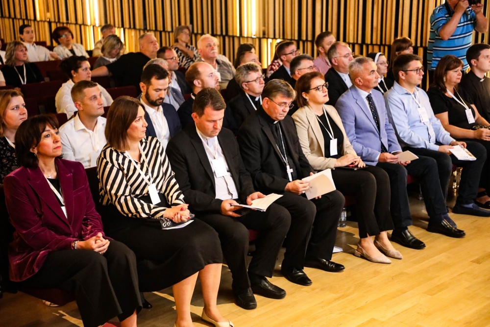 Održan znanstveni kolokvij o 70 godina devetnice Gospi od Suza i 20 godina Svetišta u Pleternici