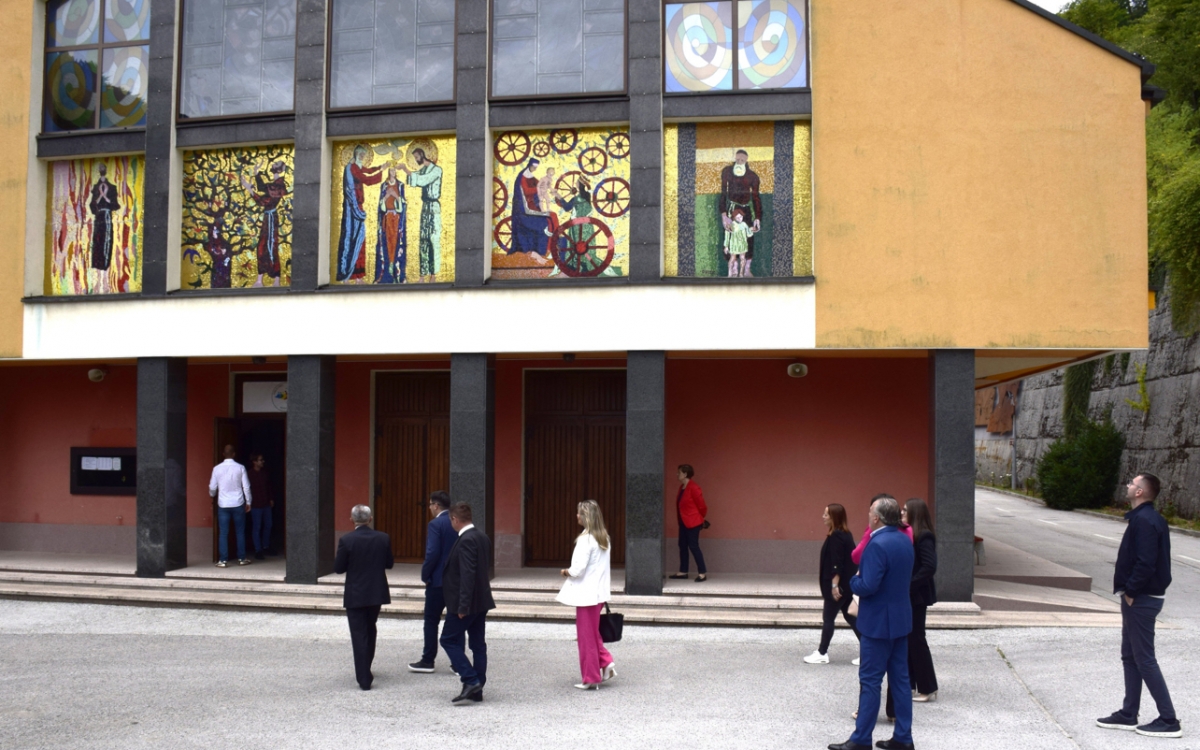 Znamenitom Požežaninu Dragutinu Lermanu postavljena spomen ploča u Kreševu