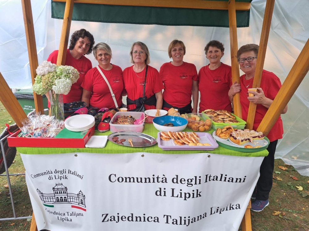 Lipički Talijani i pakrački Mađari predstavili se na „Lipovljanskim susretima“