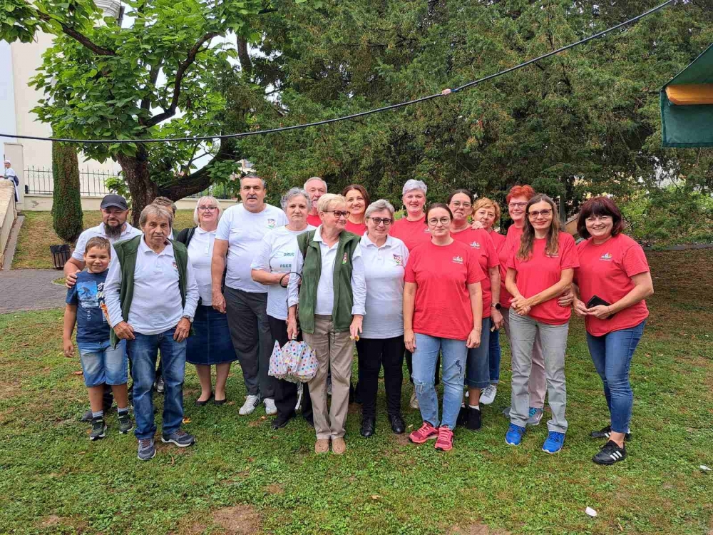 Lipički Talijani i pakrački Mađari predstavili se na „Lipovljanskim susretima“