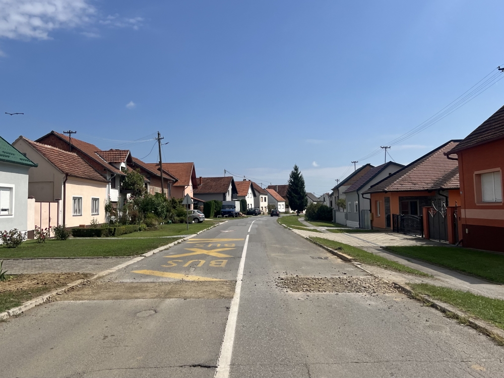 Apel nadležnima: Neoznačeni prekop na cesti u Frankopanskoj ulici u Požegi