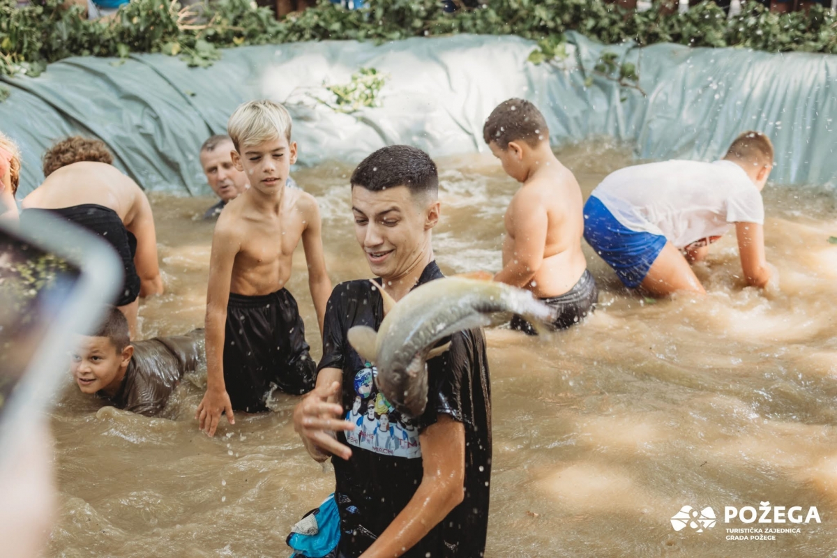 FOTO: Održana 29. Fišijada u Požegi