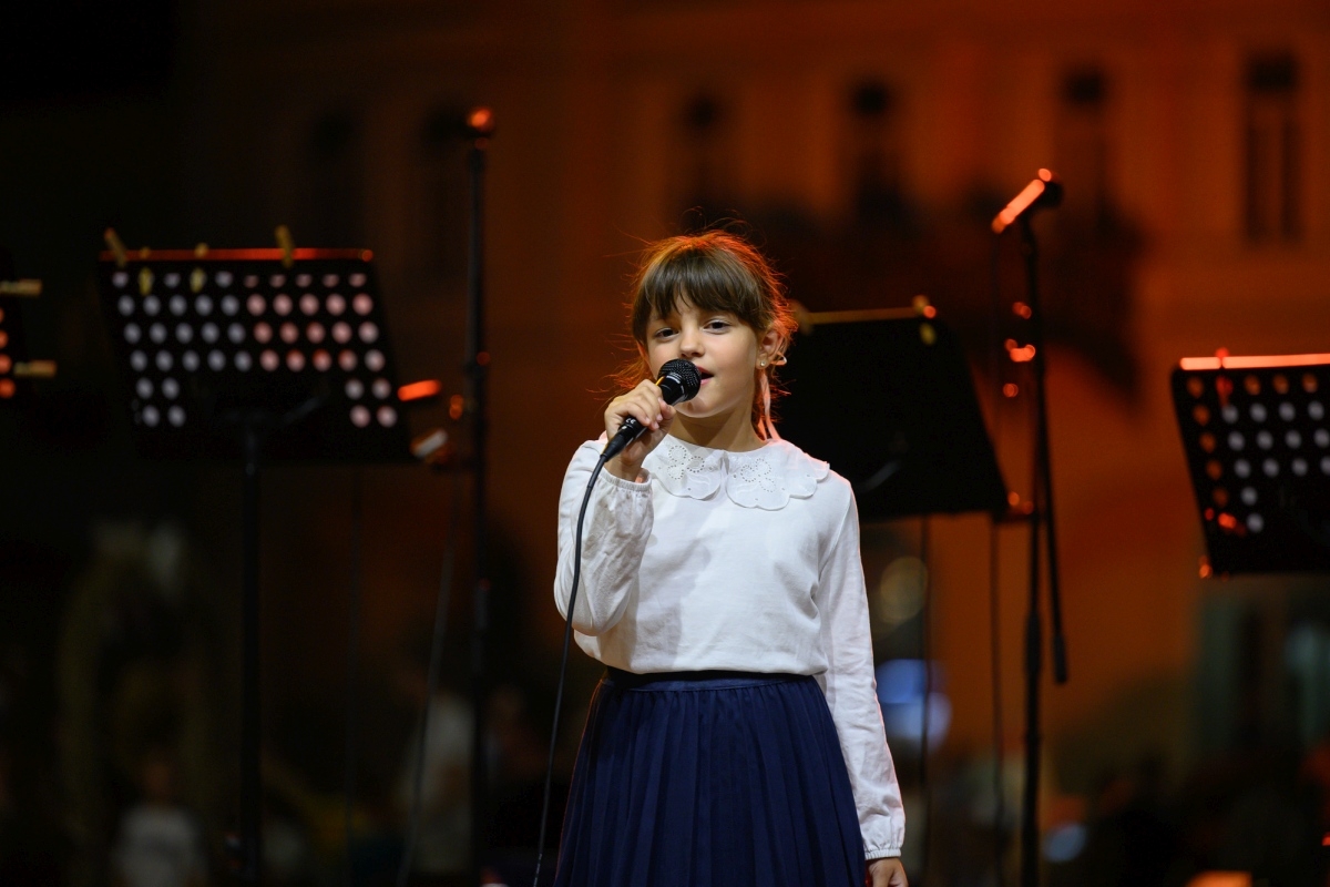 Prva večer festivala Zlatne žice Slavonije: Najgizdavija Šokica Angela Butorac, u finalu Divne godine