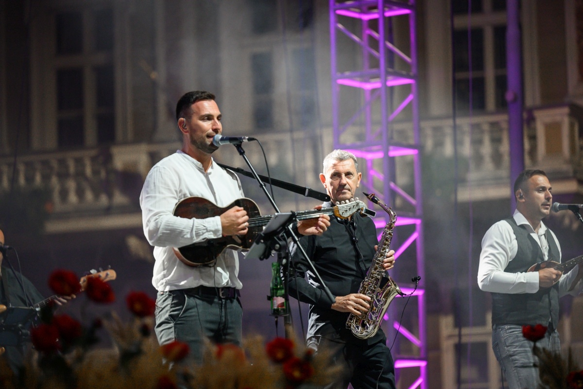 Prva večer festivala Zlatne žice Slavonije: Najgizdavija Šokica Angela Butorac, u finalu Divne godine