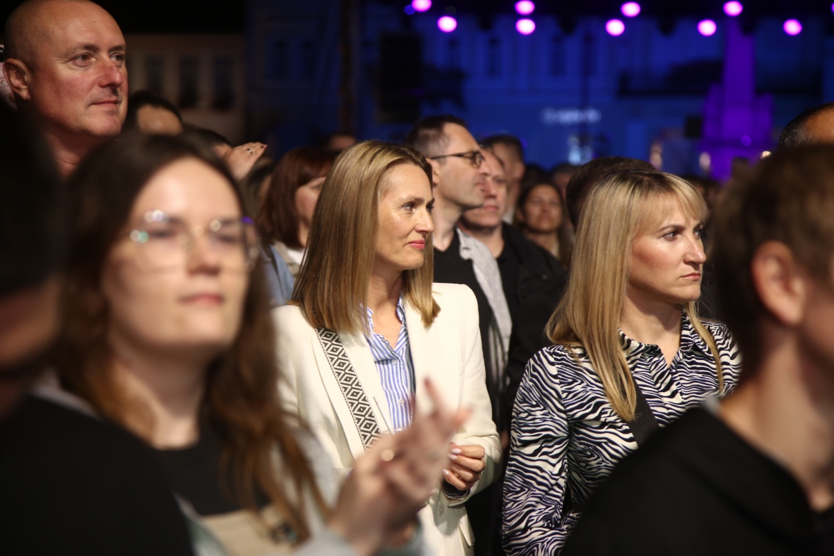FOTO: Prljavci napunili Trg Sv. Trojstva u Požegi i oduševili publiku