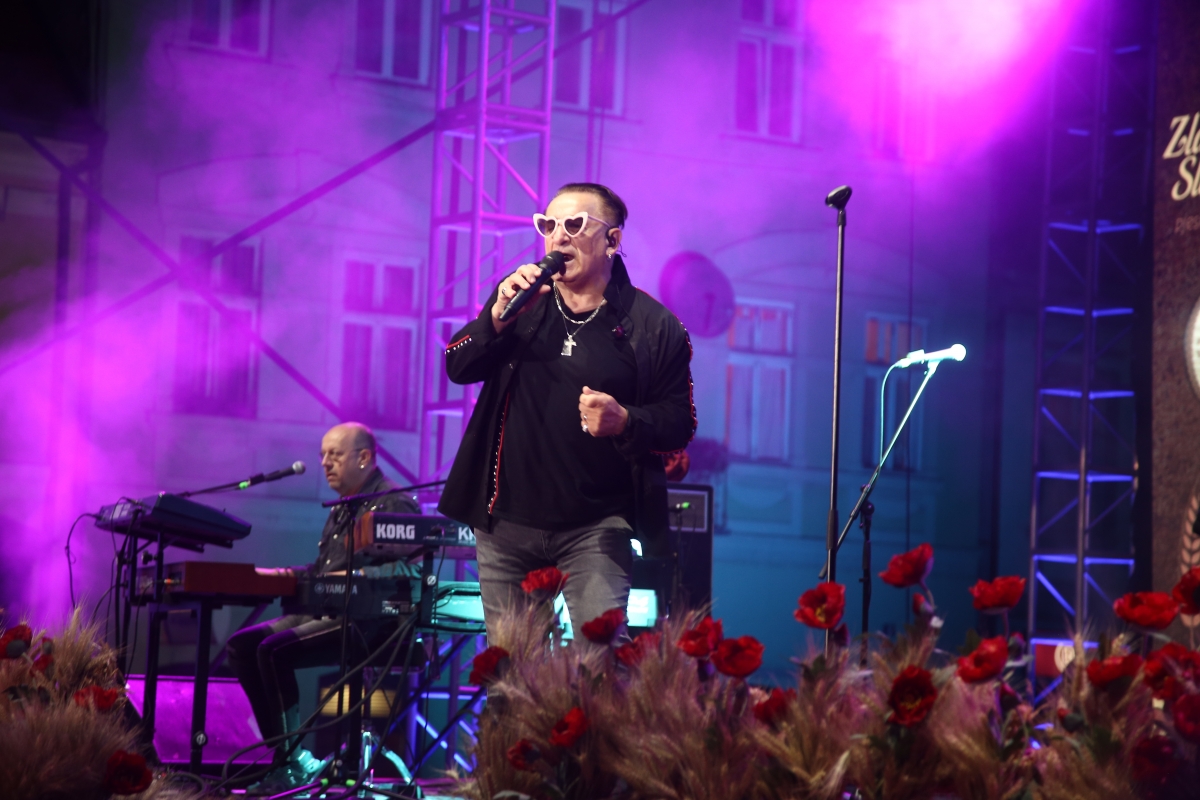 FOTO: Prljavci napunili Trg Sv. Trojstva u Požegi i oduševili publiku