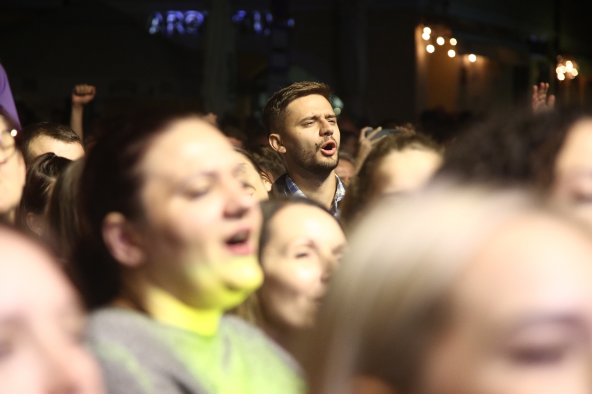 FOTO: Prljavci napunili Trg Sv. Trojstva u Požegi i oduševili publiku