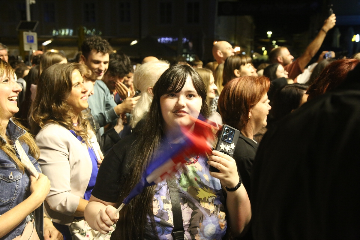 FOTO: Prljavci napunili Trg Sv. Trojstva u Požegi i oduševili publiku