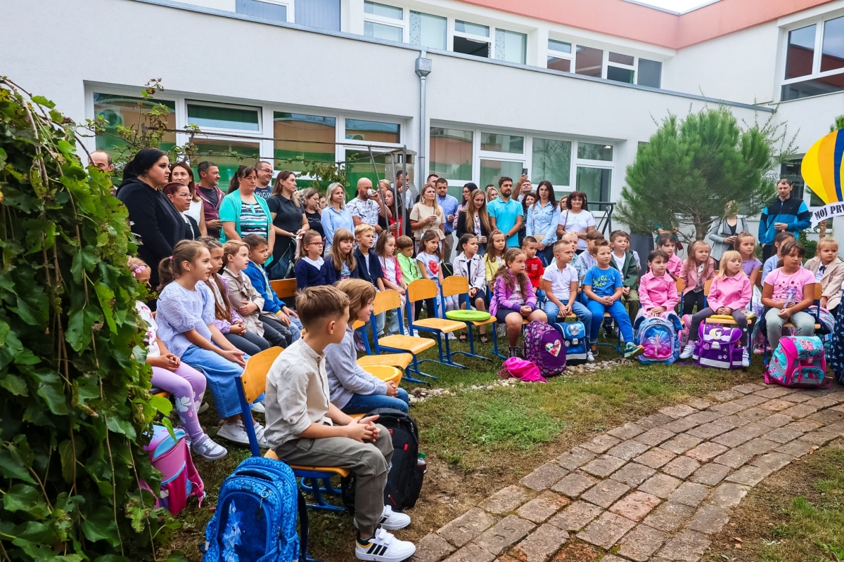 Prvi dan škole u Požeško-slavonskoj županiji: 590 prvašića započelo novo životno poglavlje