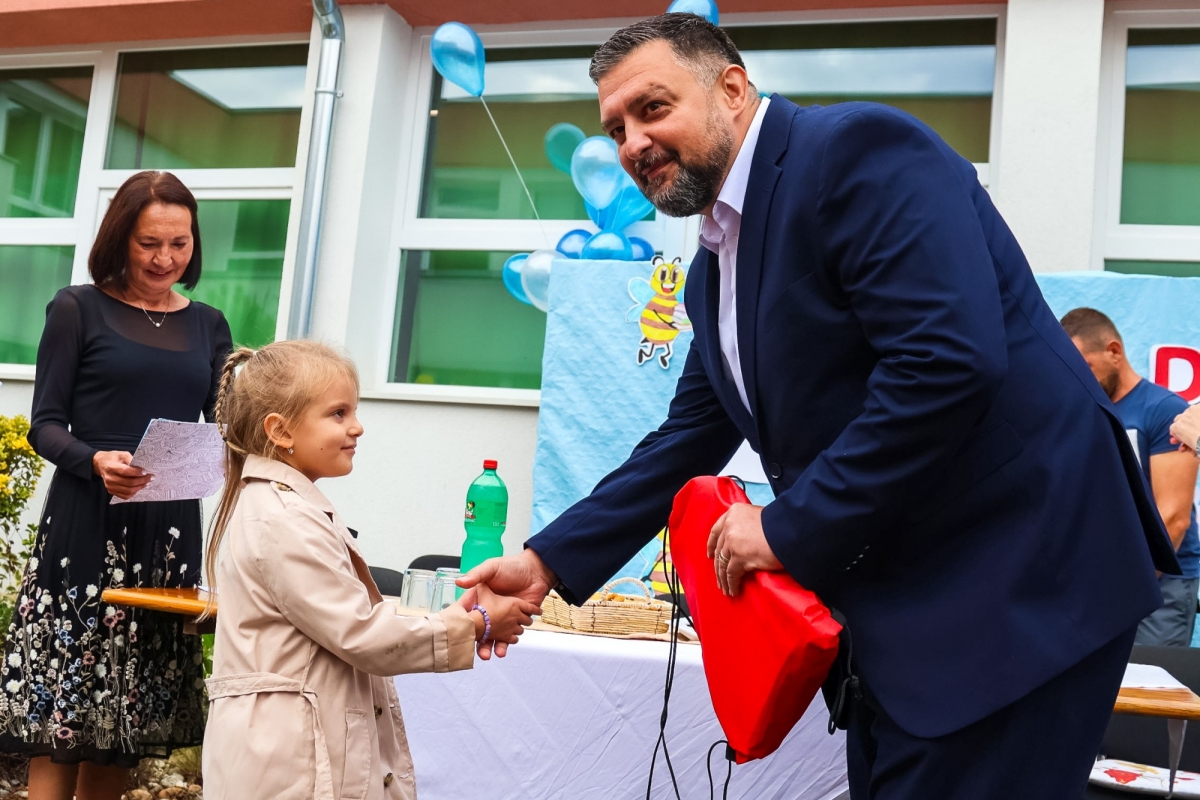 Prvi dan škole u Požeško-slavonskoj županiji: 590 prvašića započelo novo životno poglavlje