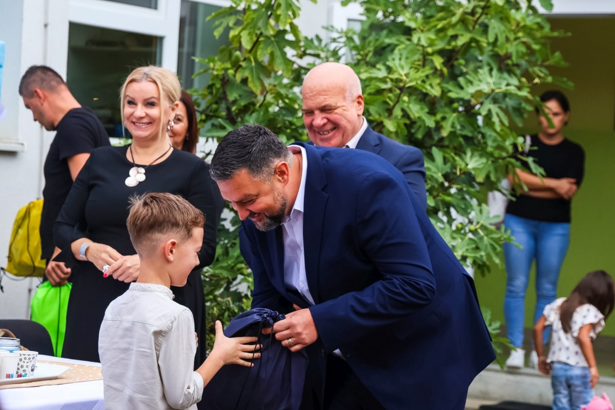 Prvi dan škole u Požeško-slavonskoj županiji: 590 prvašića započelo novo životno poglavlje
