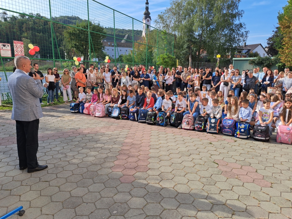 Gradonačelnik Miličević i njegova zamjenica Martinek obišli požeške gradske škole