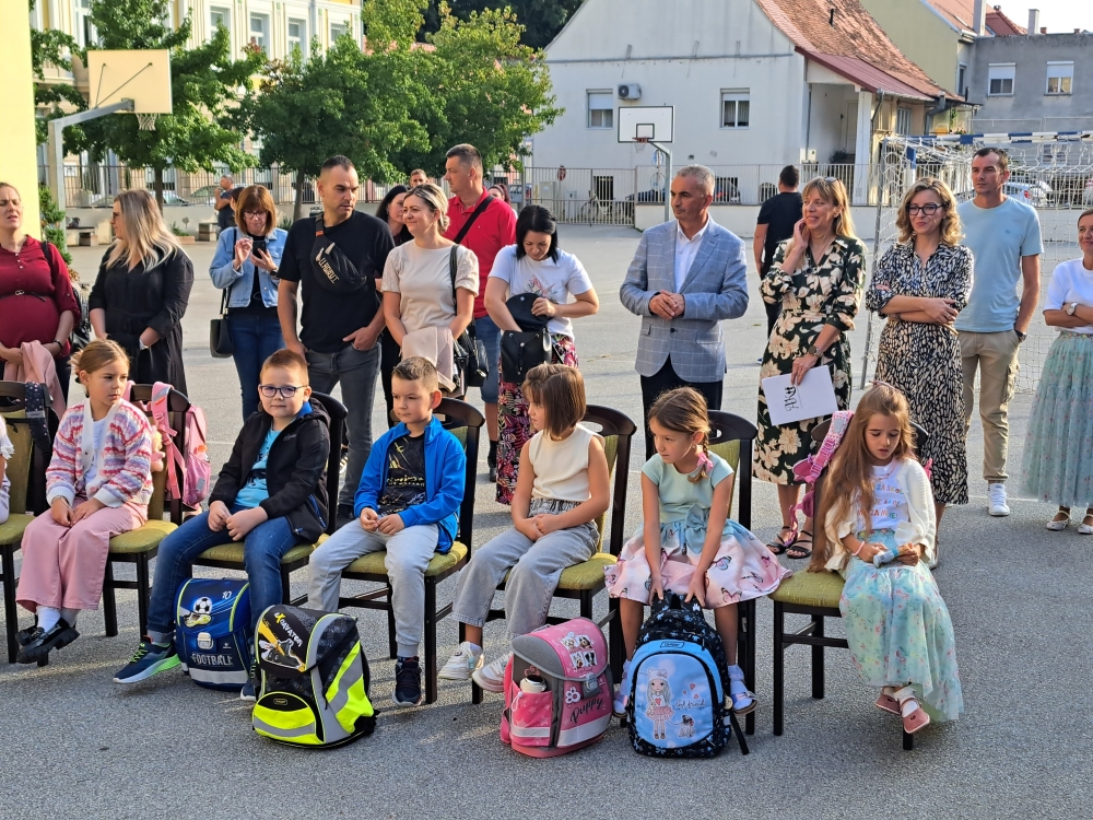 Gradonačelnik Miličević i njegova zamjenica Martinek obišli požeške gradske škole