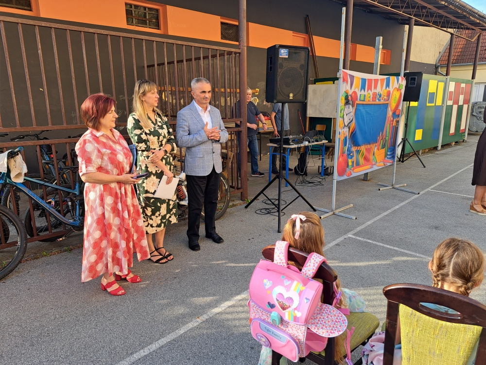 Gradonačelnik Miličević i njegova zamjenica Martinek obišli požeške gradske škole